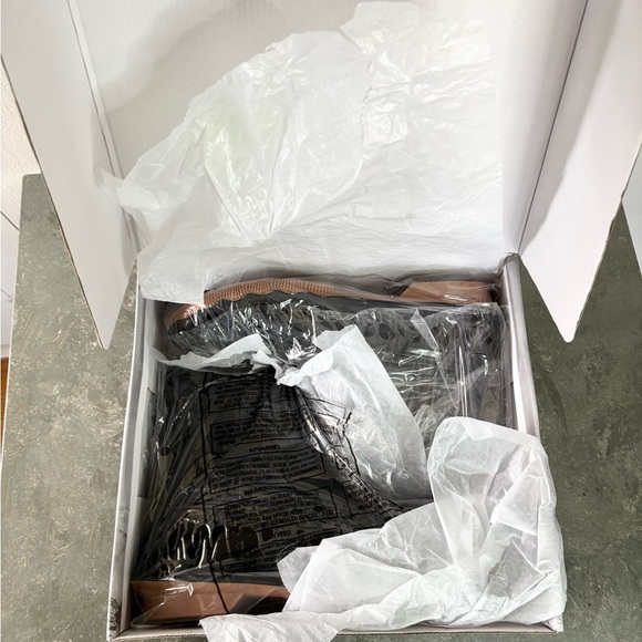 Arctix Women's McKenzie Duck Boot size 9 new black - Picture 4 of 6